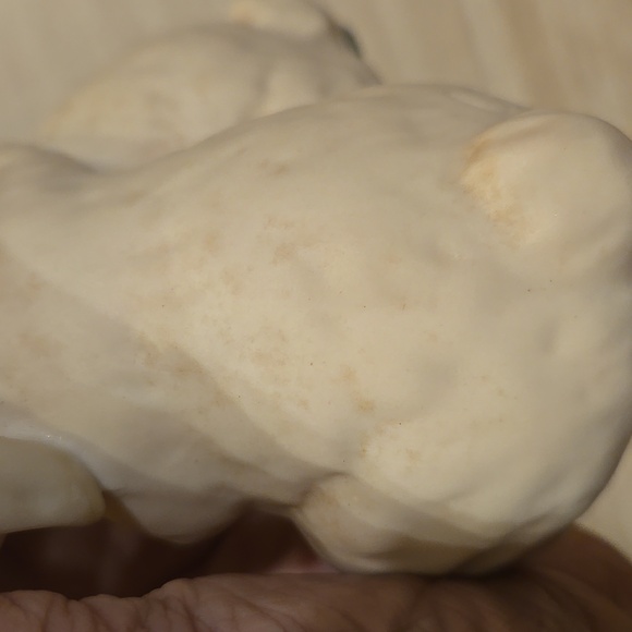 Homco Vintage 1990 "He Loves Me" Ceramic Cream Hugging Cuddle Bunnies - Picture 7 of 8